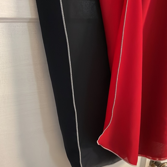 Navy and Red beach sarong. One size - Picture 4 of 7